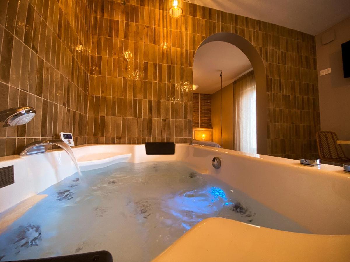 Love Room Suite Bali - Auray En Bretagne Brech Zewnętrze zdjęcie