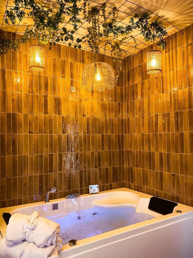 Love Room Suite Bali - Auray En Bretagne Brech Zewnętrze zdjęcie