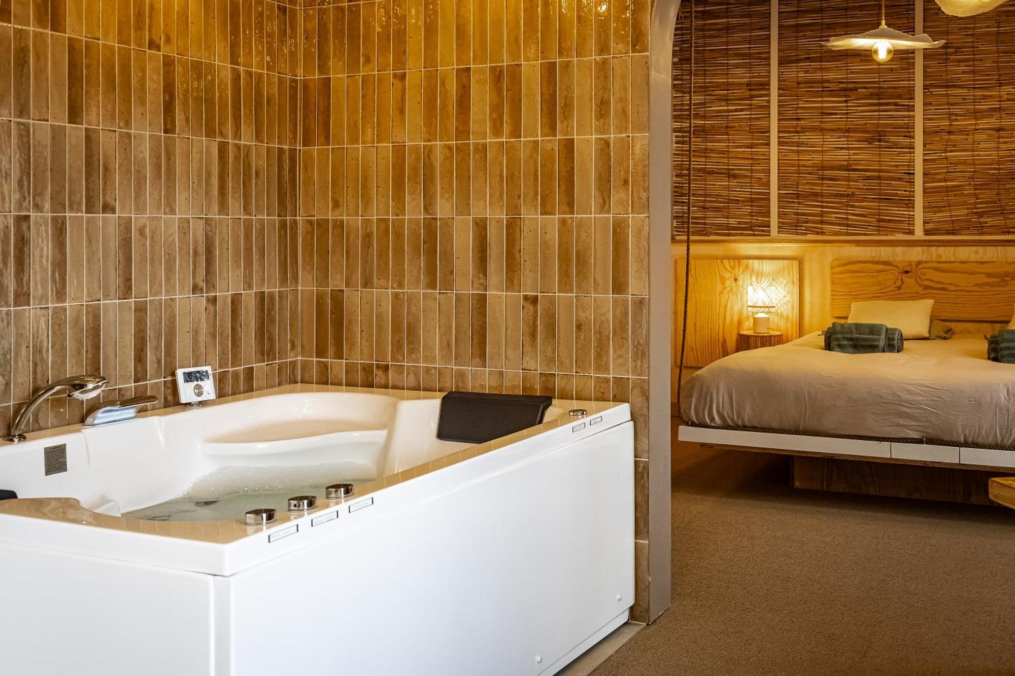 Love Room Suite Bali - Auray En Bretagne Brech Zewnętrze zdjęcie